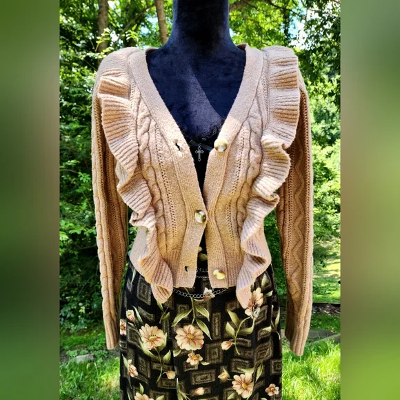 Button Up Ruffled Sweater ~ Nude/Cocoa Color NWOT - Picture 8 of 9